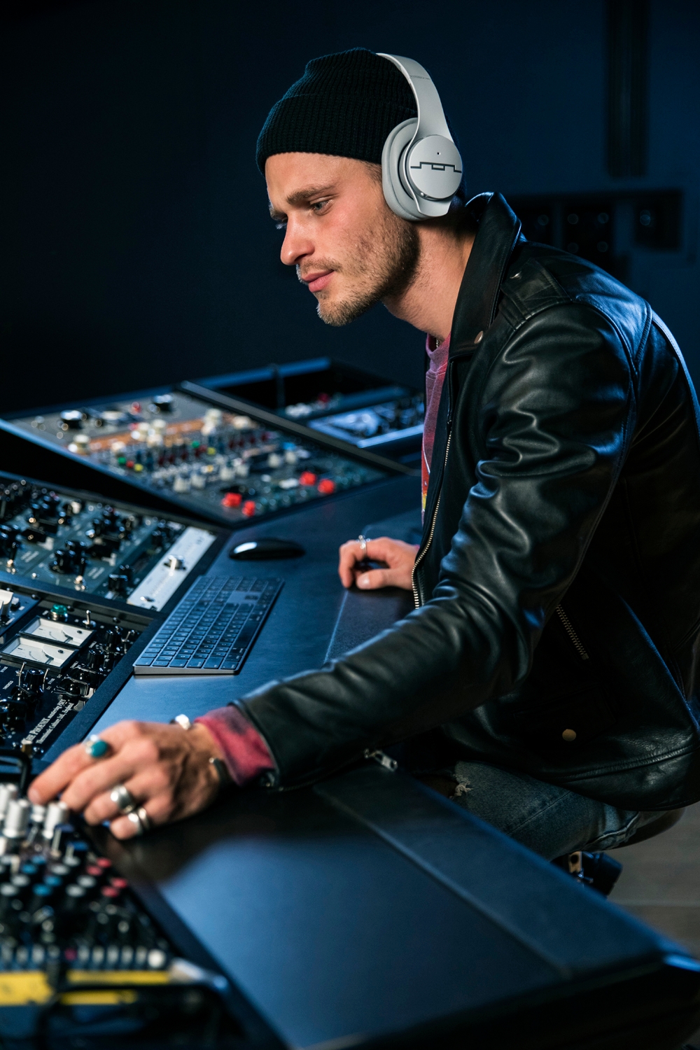 Sol Republic Soundtrack Pro ANC On-Ear 