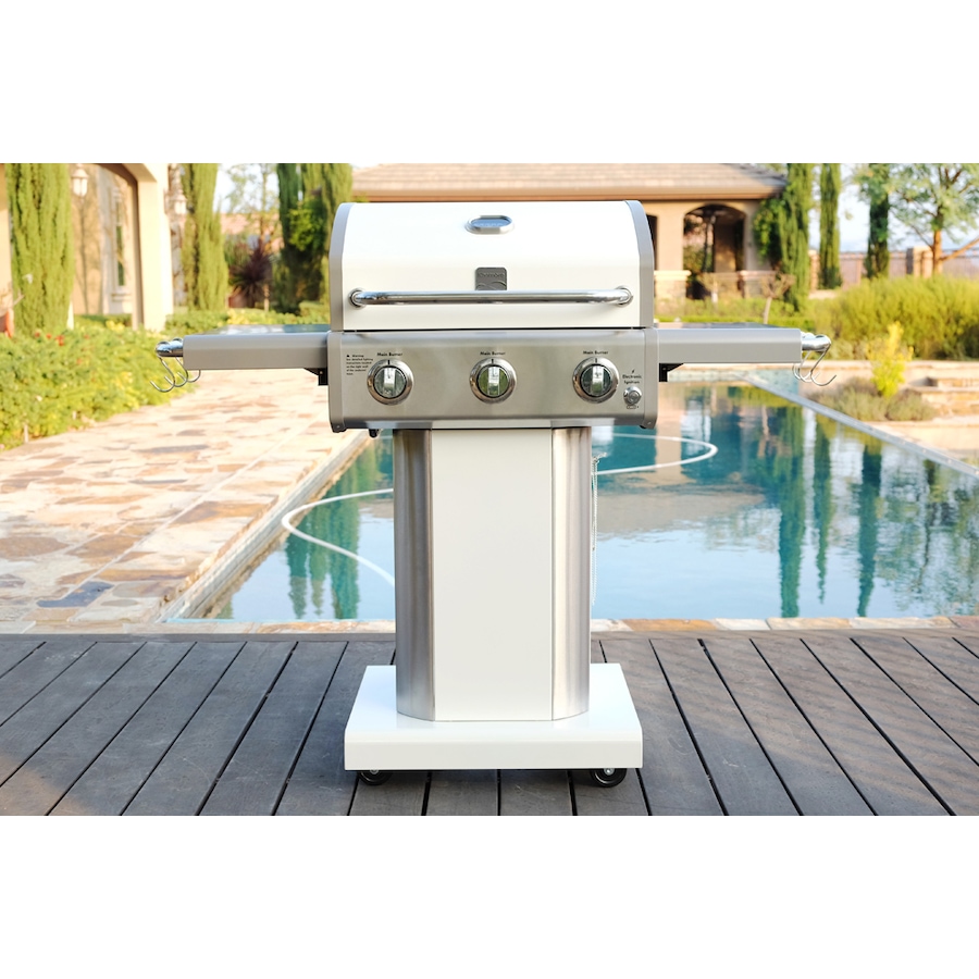 Image 714016_ALTMORE4.jpg, Product 714-016 / Price $649.99, Kenmore 3-Burner Pedestal Gas Grill from Kenmore on TSC.ca's Home & Garden department