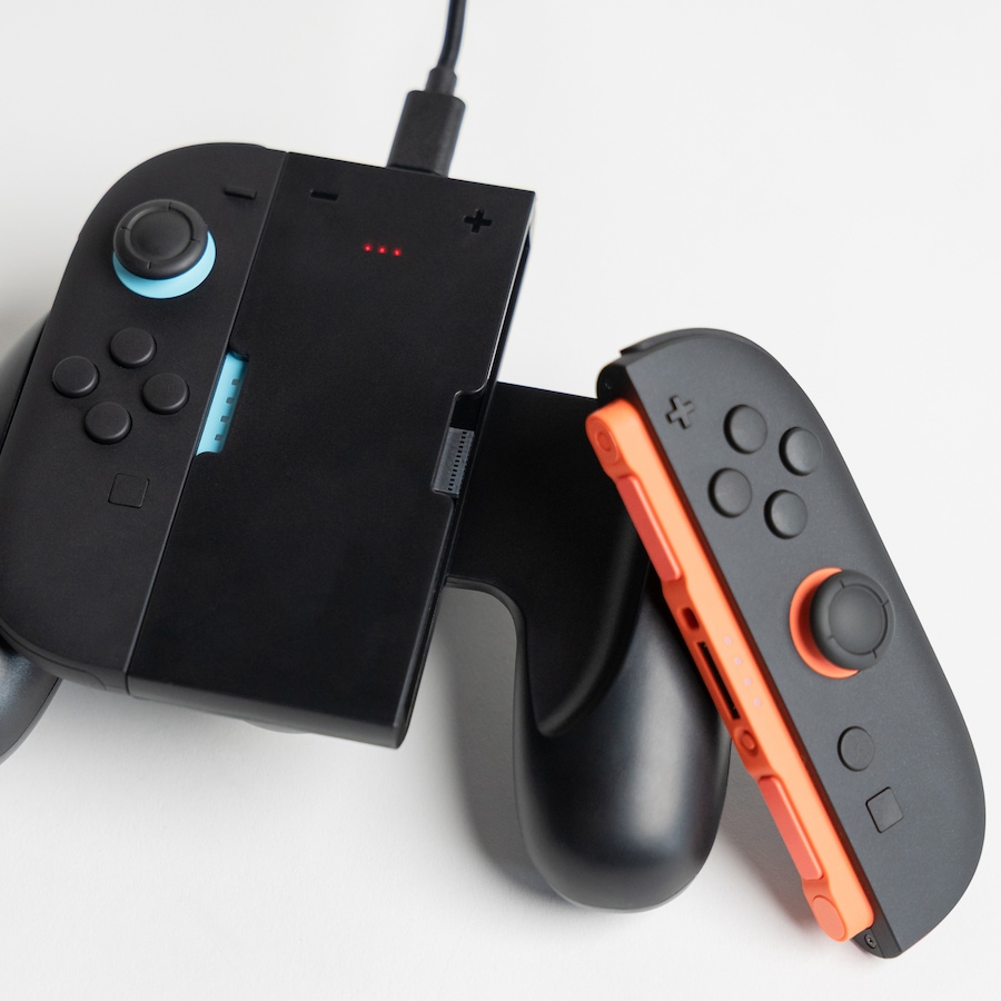 Image 718140_ALTMORE1.jpg, Product 718-140 / Price $39.99, Surge NS2A Joy-Con Power Grip with Built-In Battery from Surge on TSC.ca's Electronics department