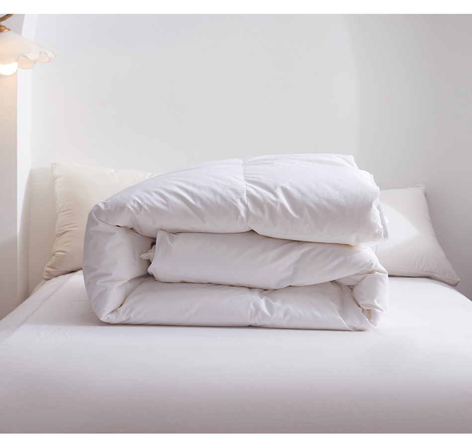 Image 724701_ALTMORE1.jpg, Product 724-701 / Price $314.99 - $499.99, Maholi Royal Elite Lightweight 700FP European 400T Down Duvet from Maholi on TSC.ca's Home & Garden department