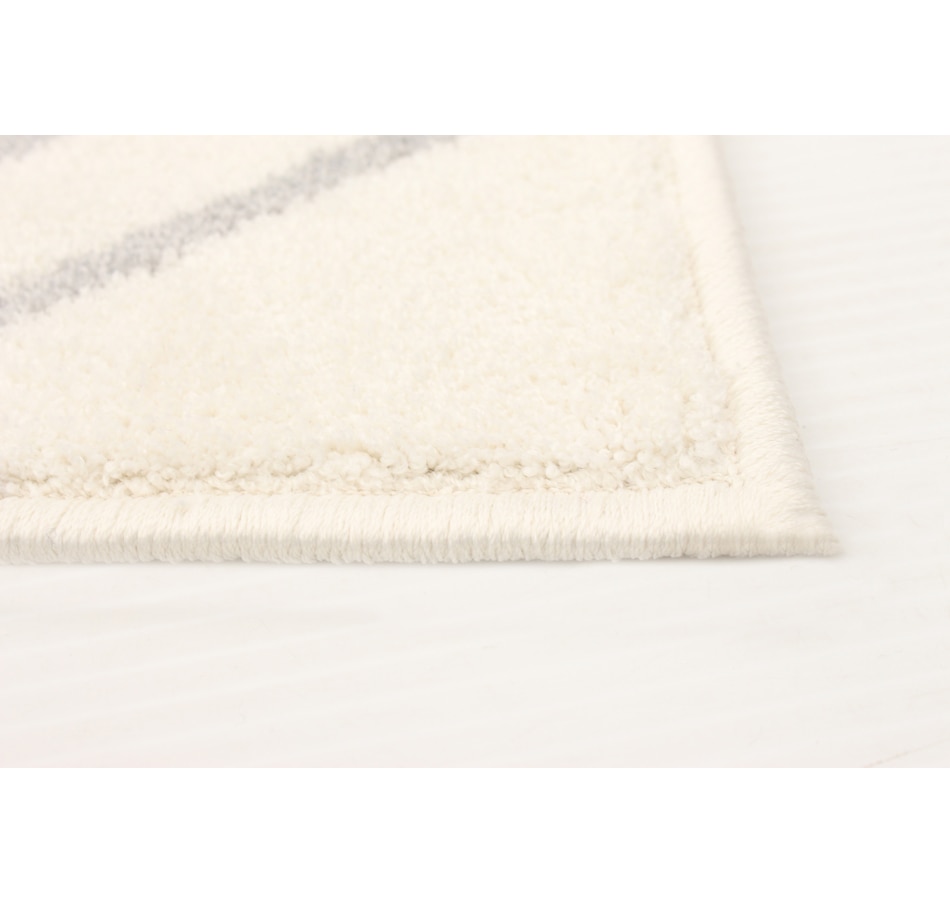 Image 726985_ALTMORE17.jpg, Product 726-985 / Price $293.00 - $611.00, ECARPET Macy Geod Rug from ECarpet on TSC.ca's Home & Garden department