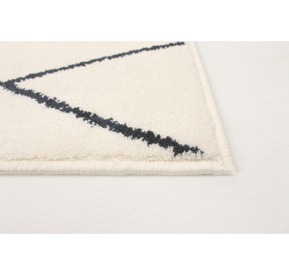 Image 726986_ALTMORE20.jpg, Product 726-986 / Price $293.00 - $611.00, ECARPET Macy Diamante Rug from ECarpet on TSC.ca's Home & Garden department