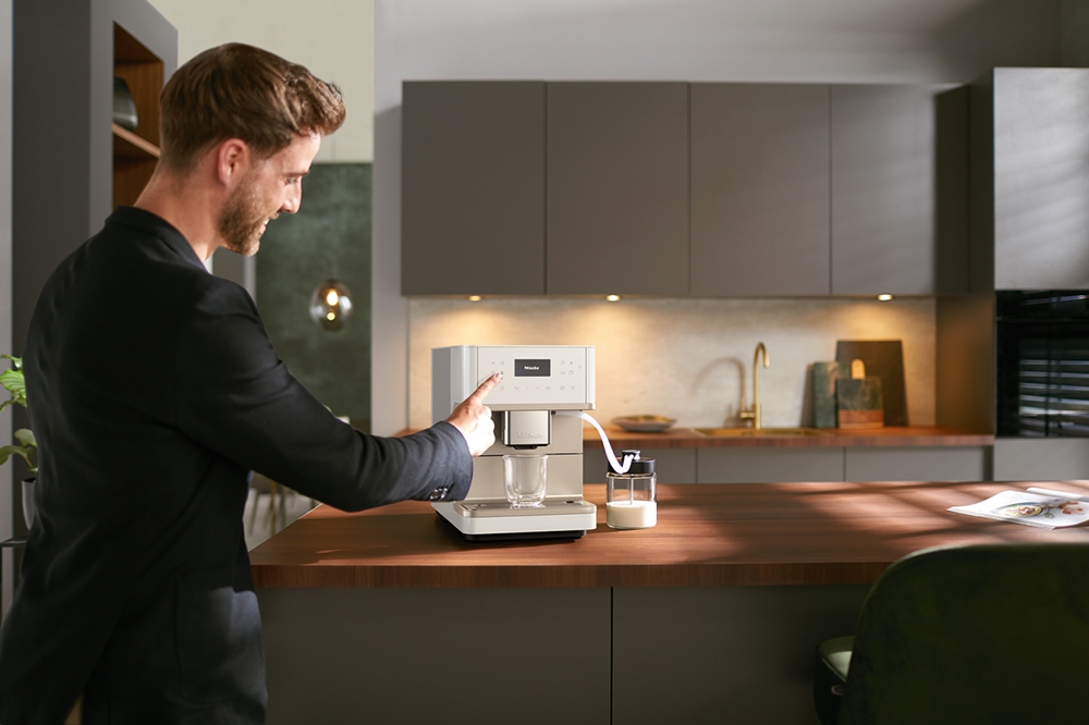 Miele CM 6360 Milk Perfection Superautomatic Countertop Coffee
