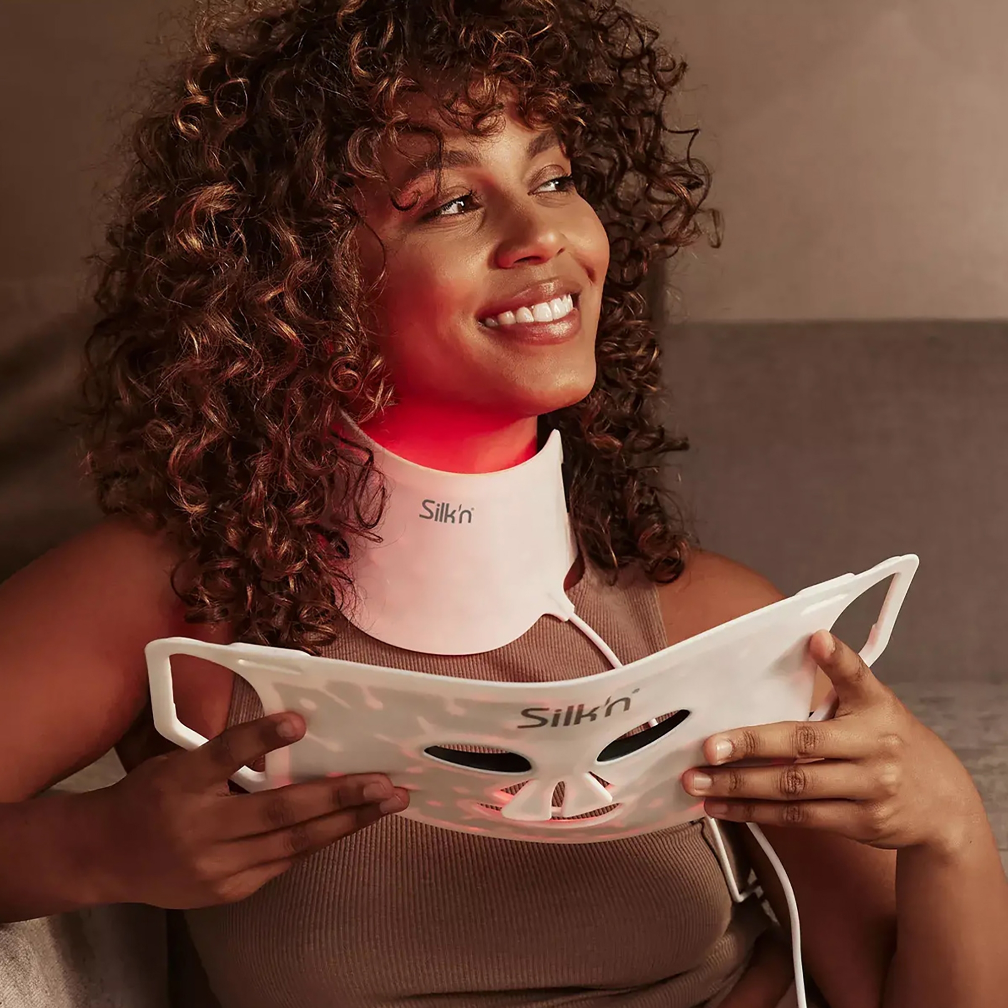 Silk'n LED Face Mask 100 + LED Neck Mask Bundle - TSC.ca