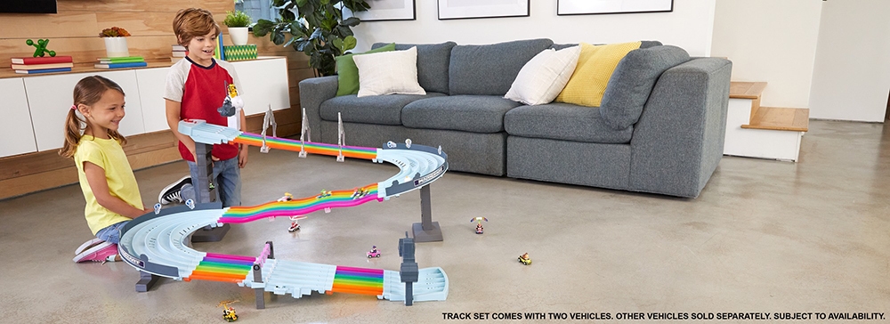 Hot Wheels Mario Kart Rainbow Road Track Set - TSC.ca