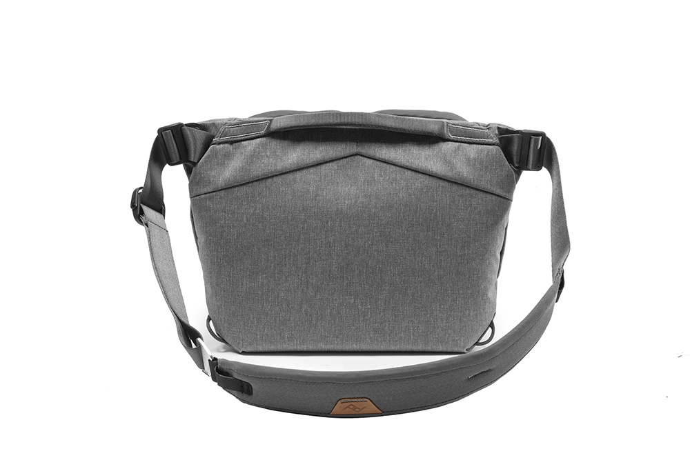 peak design everyday sling 6L　メッセンジャーバッグ Peak Design Everyday Sling 6L - TSC.ca