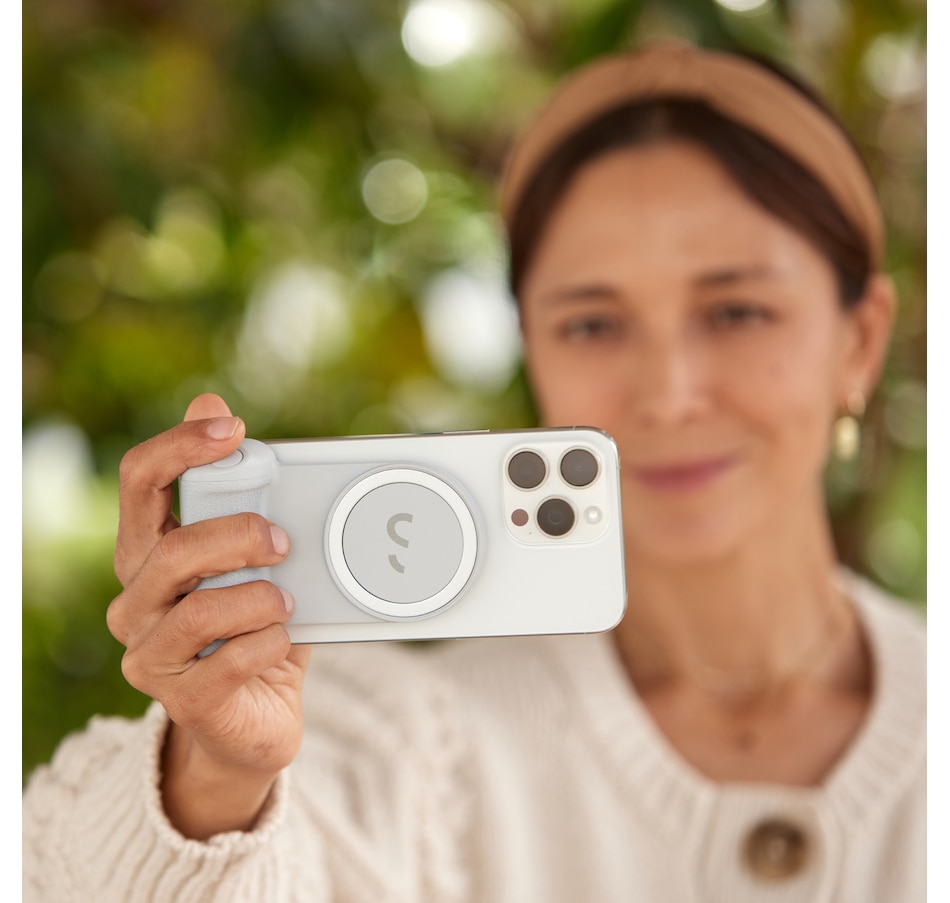 Image 731037_ALTMORE11.jpg, Product 731-037 / Price $119.99, ShiftCam SnapGrip Pro Magnetic Smartphone Battery Grip with Qi2 Wireless Charging from ShiftCam on TSC.ca's Electronics department