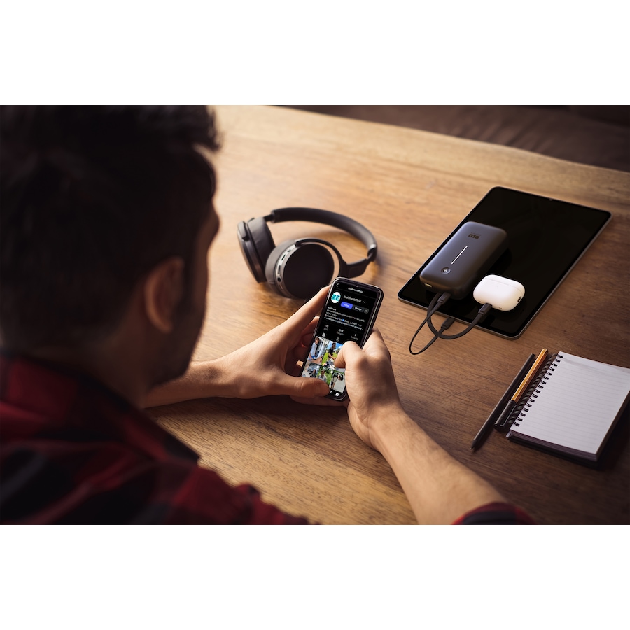 Image 732104_ALTMORE4.jpg, Product 732-104 / Price $59.99, Blu Element PowerFlex 20,000-mAh 30W PD Power Bank with Built-In USB-C Cable (black) from Blu Element on TSC.ca's Electronics department