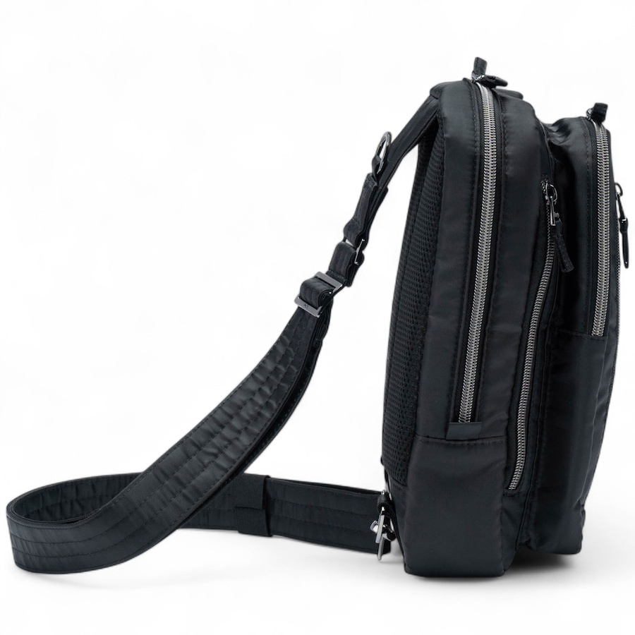 Image 735698_ALTMORE13.jpg, Product 735-698 / Price $94.00, Lug Tailback Sling Bag from Lug on TSC.ca's Home & Garden department