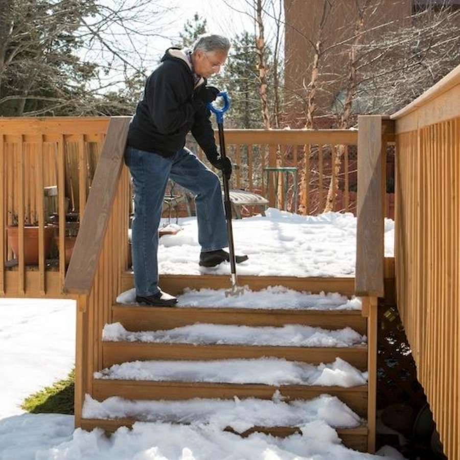 Image 737980_ALTMORE4.jpg, Product 737-980 / Price $59.99, Snow Joe 24" 2-in-1 Poly Blade Snow Pusher and Ice Chopper from Snow Joe & Sun Joe on TSC.ca's Home & Garden department
