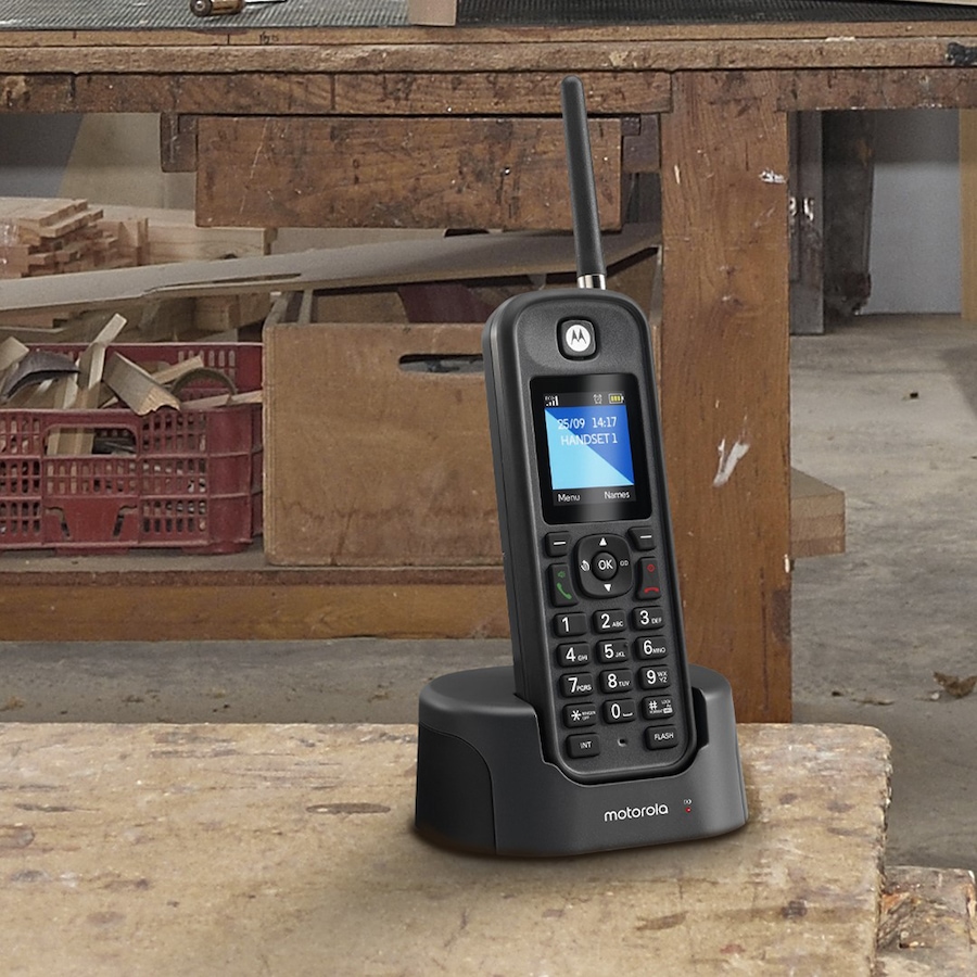 Image 743060_ALTMORE6.jpg, Product 743-060 / Price $99.99, Motorola O2 Series Outdoor Cordless Telephone with Answering Machine (single) from Motorola on TSC.ca's Electronics department