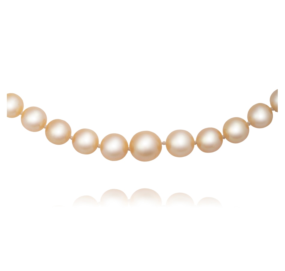 Image 743374.jpg, Product 743-374 / Price $1,395.00, 20" Strand of Graduated Cultured Pearls with an 18KT White Gold Diamond Clasp from Estate Originals on TSC.ca's Jewellery department