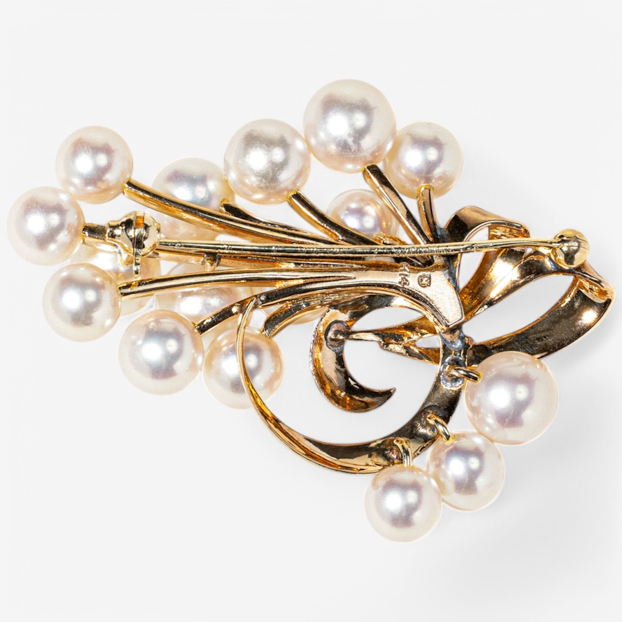 Image 746264_ALTMORE1.jpg, Product 746-264 / Price $2,295.00, Estate Originals 14K Yellow Gold MIKIMOTO Cultured Pearl Swirl Brooch from Estate Originals on TSC.ca's Jewellery department