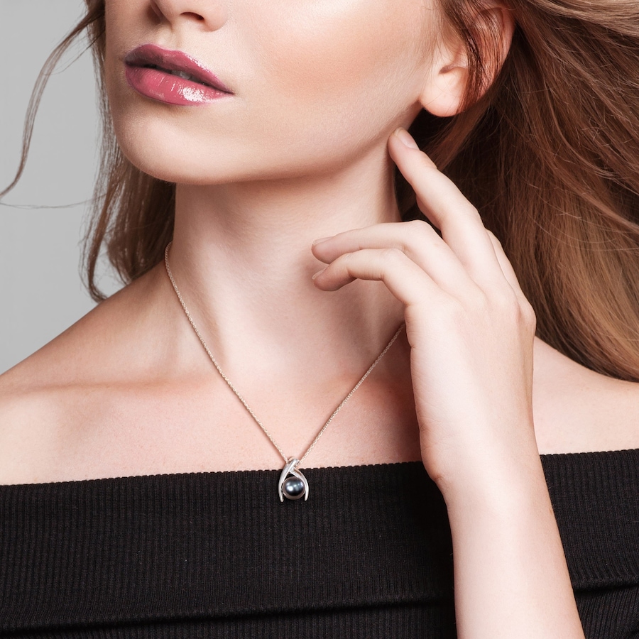 Image 749523_ALTMORE3.jpg, Product 749-523 / Price $279.99, Amour Pearls Sterling Silver 9.5-10mm Black Tahitian Cultured Pearl Criss Cross Pendant With Chain from Amour Pearls on TSC.ca's Jewellery department