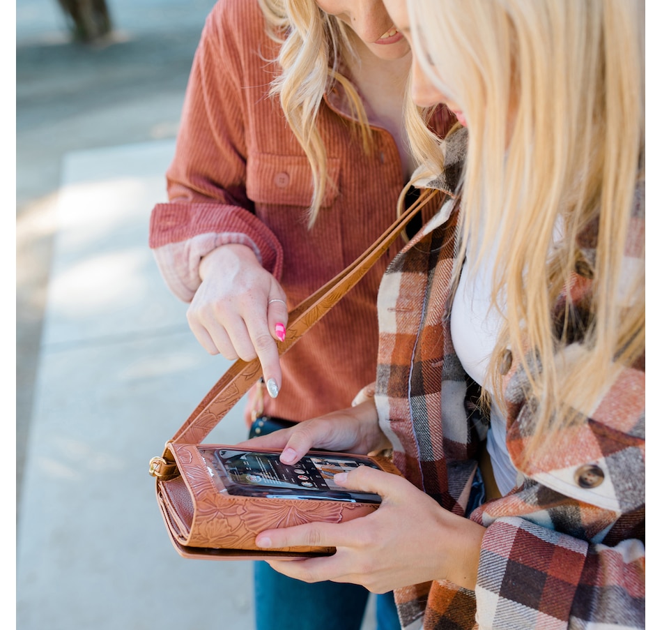 Image 751425_ALTMORE3.jpg, Product 751-425 / Price $1,249.99, Apple Mac Mini M2 Pro 512 GB (refurbished) from Apple on TSC.ca's Electronics department