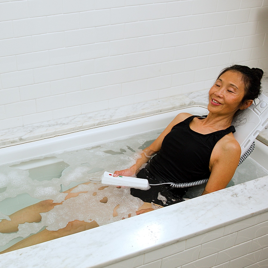 Image 752720_ALTMORE1.jpg, Product 752-720 / Price $1,200.00, Drive Bellavita Dive Bath Lift from Drive Medical on TSC.ca's Health & Fitness department