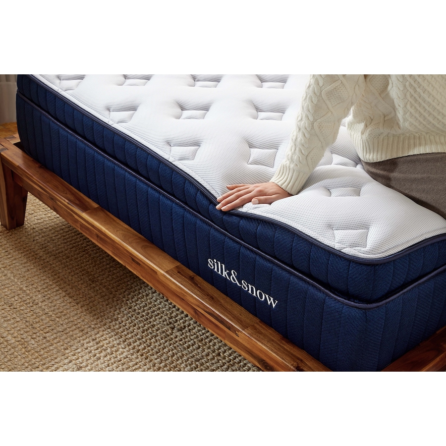 Image 753752_ALTMORE4.jpg, Product 753-752 / Price $1,100.00 - $1,700.00, Silk & Snow Hybrid Mattress (plush) from Silk & Snow on TSC.ca's Home & Garden department