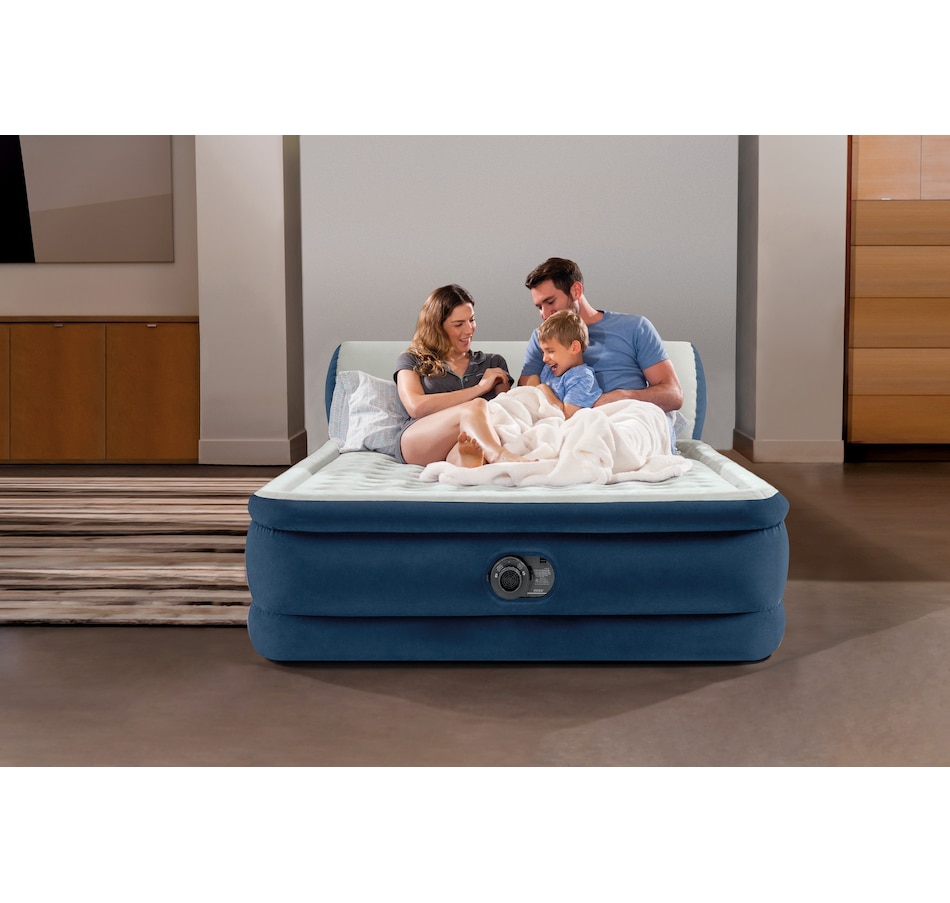 Image 754437_ALTMORE3.jpg, Product 754-437 / Price $149.99, Intex 22" Queen Dual Zone Airbed with Internal Pump from Intex on TSC.ca's Health & Fitness department