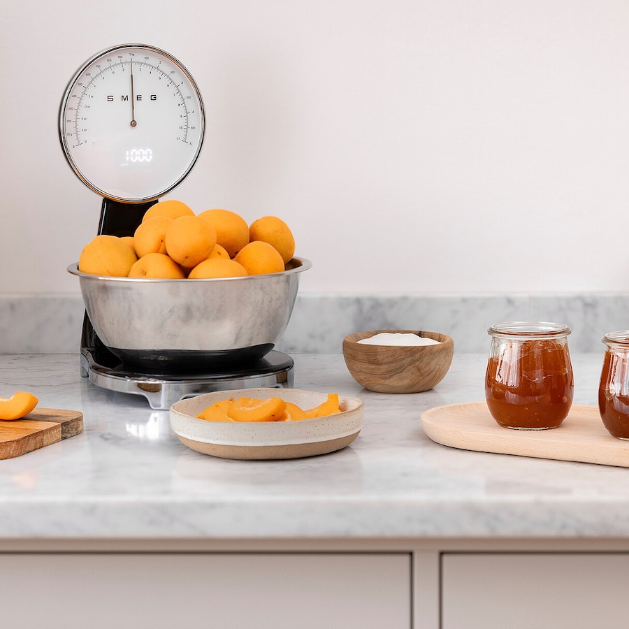 Image 754525_ALTMORE1.jpg, Product 754-525 / Price $249.99, SMEG Analogue and Digital Kitchen Scale from Smeg on TSC.ca's Kitchen department