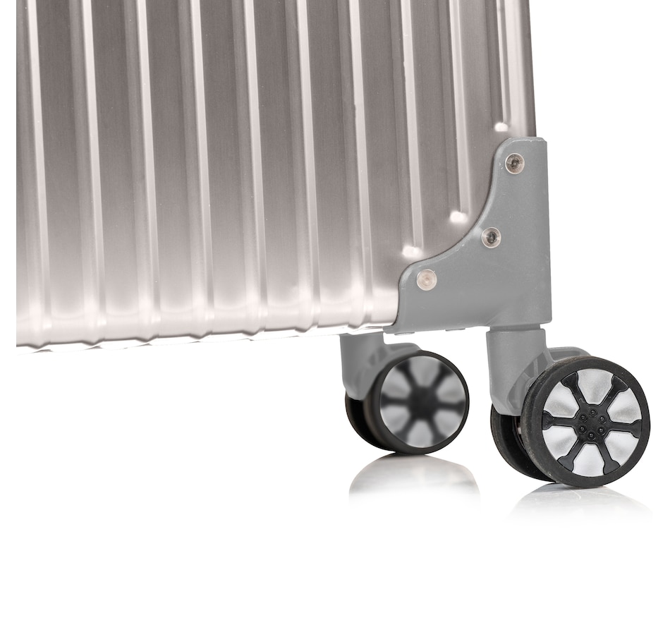 Image 754997_ALTMORE2.jpg, Product 754-997 / Price $349.99, Champs Luggage Elite Collection Hard Side Spinner Large Check-in Luggage from Champs on TSC.ca's Home & Garden department