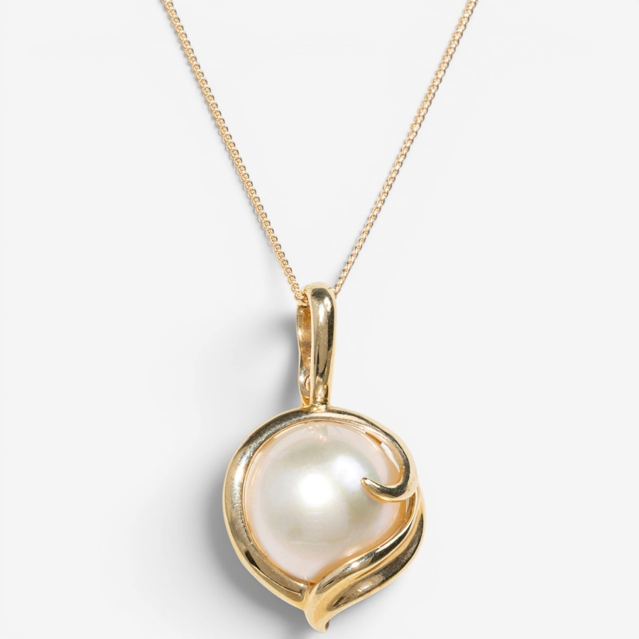 Image 755964.jpg, Product 755-964 / Price $1,995.00, Estate Originals 14K Yellow Gold Mabe Pearl Pendant from Estate Originals on TSC.ca's Jewellery department