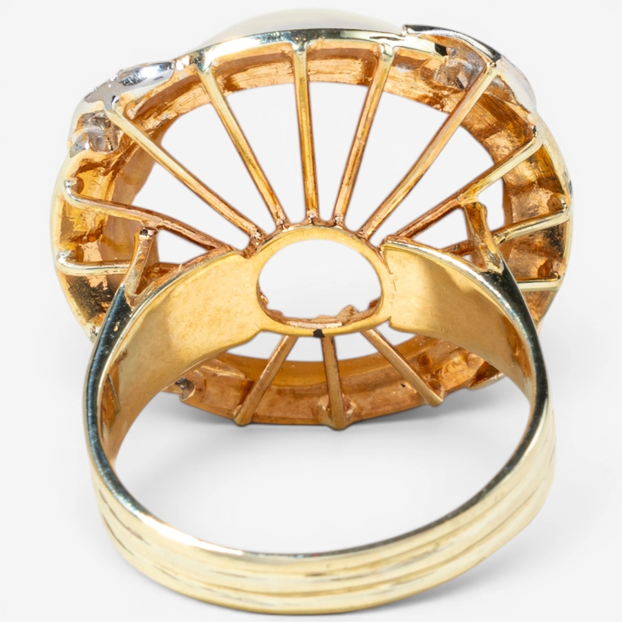 Image 756011_ALTMORE3.jpg, Product 756-011 / Price $3,795.00, Estate Originals 14K Yellow Gold Mabe Pearl and Diamond Ring from Estate Originals on TSC.ca's Jewellery department