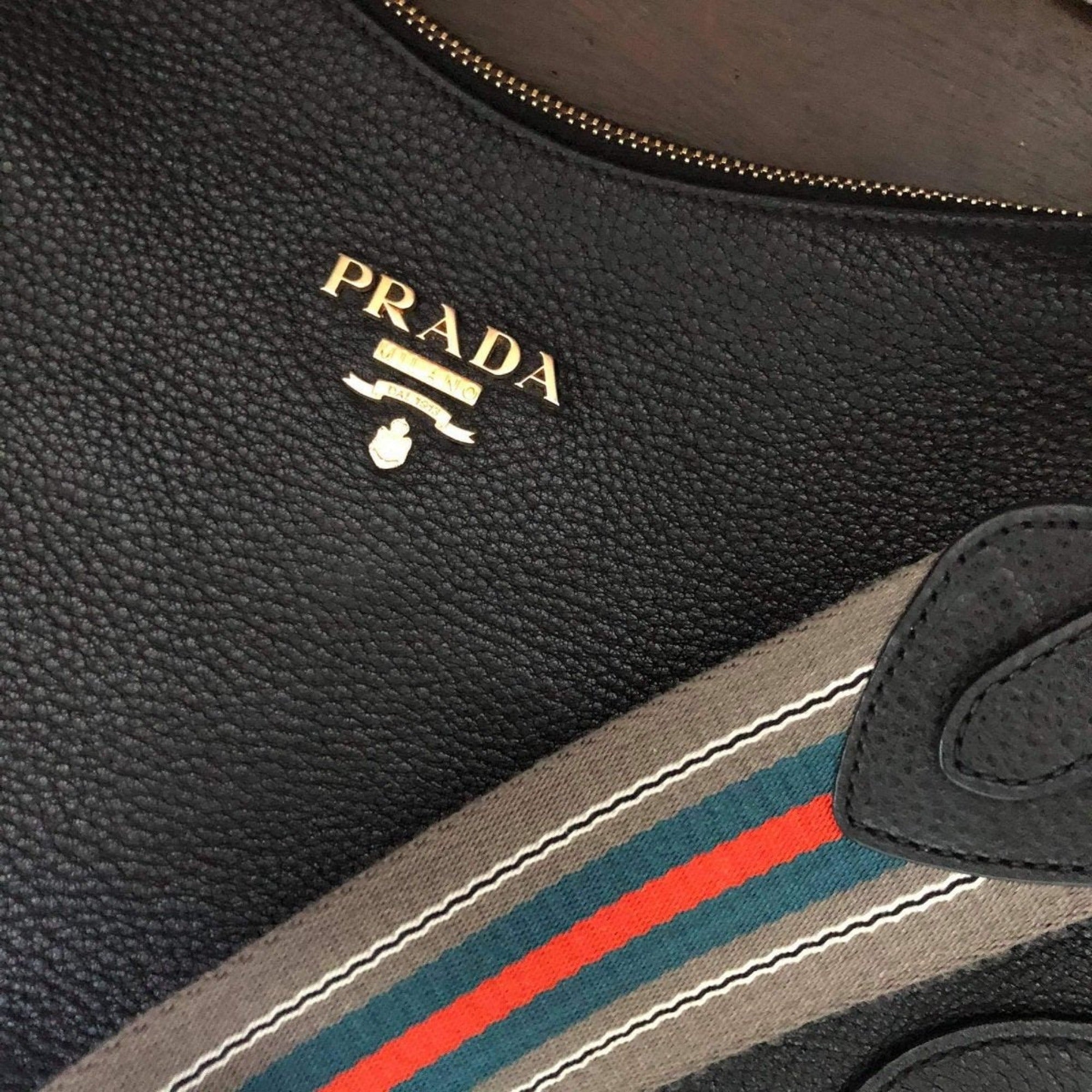 バッグ PRADA Prada Black Vitello Phenix Leather Web Stripe Strap Crossbody - TSC.ca