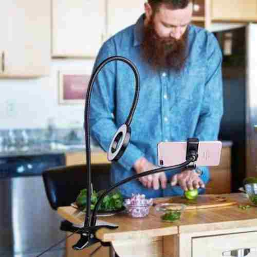 Image 899036_ALTMORE3.jpg, Product 899-036 / Price $49.99, IMGadgets Desk Clip USB Ring Light from IMGadgets on TSC.ca's Home & Garden department