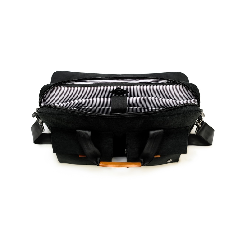 Image 899326_ALTMORE12.jpg, Product 899-326 / Price $99.00, PKG Richmond 10L Messenger from PKG on TSC.ca's Home & Garden department