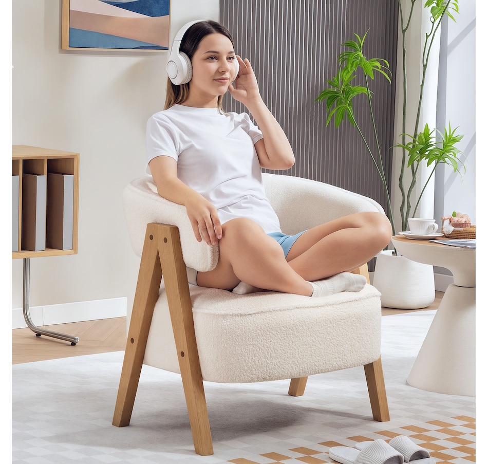 Image 917404_ALTMORE15.jpg, Product 917-404 / Price $209.99, HOMCOM Tub Chair, Sherpa Fleece Accent Chair with Wood Legs from HOMCOM on TSC.ca's Home & Garden department