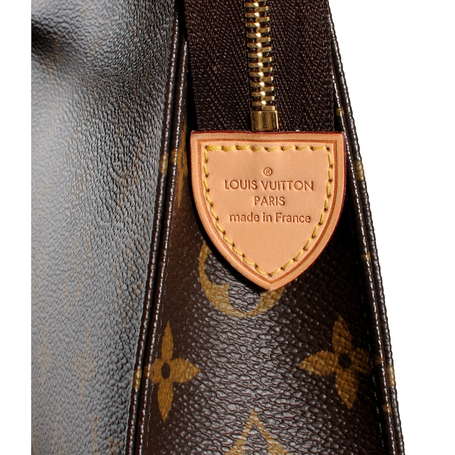 Image 922324_ALTMORE2.jpg, Product 922-324 / Price $1,034.00, Louis Vuitton Monogram Poche Toilette 19 Clutch (Pre-owned) from Louis Vuitton on TSC.ca's Fashion department