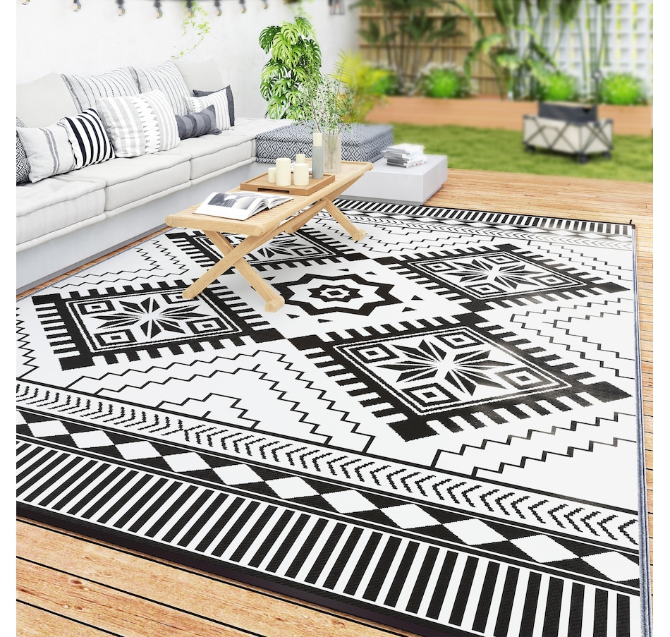 Image 964485.jpg, Product 964-485 / Price $89.99, Outsunny 9' x 12' Reversible Outdoor Rug, Toothed Rhombus, White, Black from Outsunny on TSC.ca's Home & Garden department